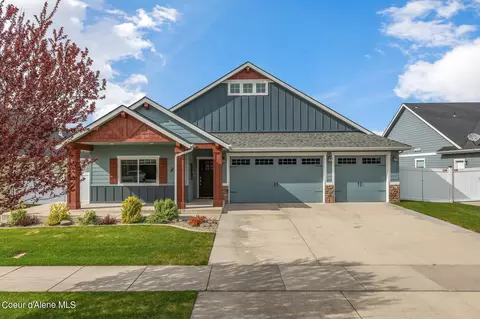 10747 N Seaside St, Hayden, ID 83835
