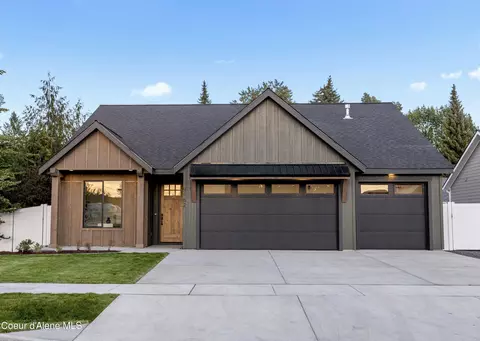 9162 N Raintree Ln, Hayden, ID 83835