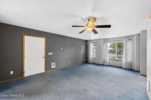 Living - 112 E 9th Ave, Post Falls, ID 83854 photo 2 of 2