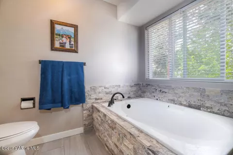 Bath - 5003 E Shore Cv, Post Falls, ID 83854 photo 5 of 5
