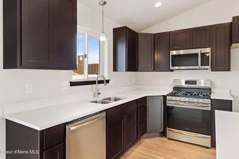 Kitchen - 2653 E Cinder Ave, Post Falls, ID 83854 photo 3 of 3