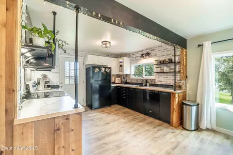 Kitchen - 434 B St, Plummer, ID 83851 photo 1 of 3