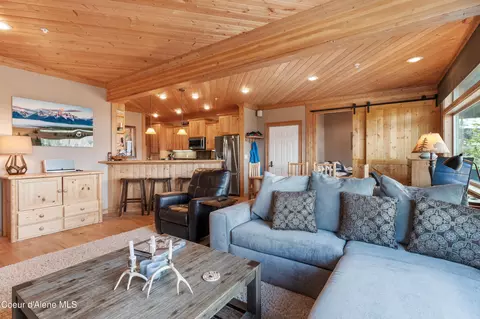 400 Parallel Run Apt Unit UNIT 202, Sandpoint, ID 83864 photo 4
