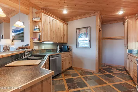 400 Parallel Run Apt Unit UNIT 202, Sandpoint, ID 83864 photo 9