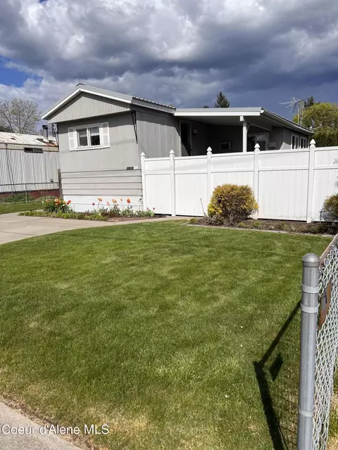 2810 Julia St, Coeur D'alene, ID 83815
