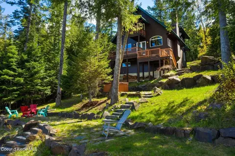 2211 Wooded Acres Dr, Sagle, ID 83860