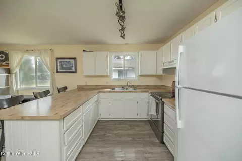 Kitchen - 2113 N Walnut St, Post Falls, ID 83854 photo 1 of 2