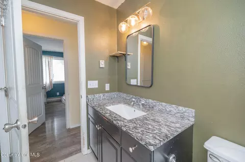Bath - 2113 N Walnut St, Post Falls, ID 83854 photo 3 of 3