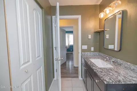 Bath - 2113 N Walnut St, Post Falls, ID 83854 photo 2 of 3