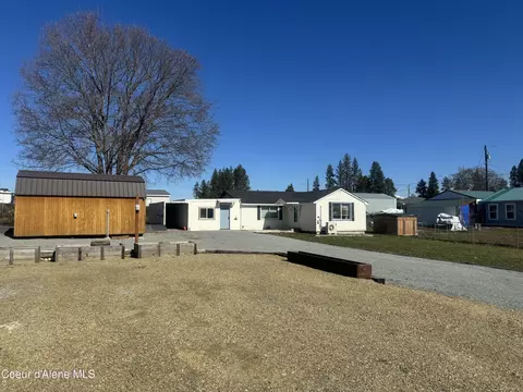 211 E Beardmore Ave, Priest River, ID 83856