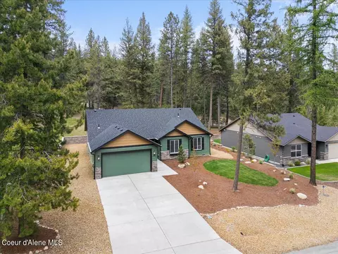 33 Parkland Dr, Blanchard, ID 83804
