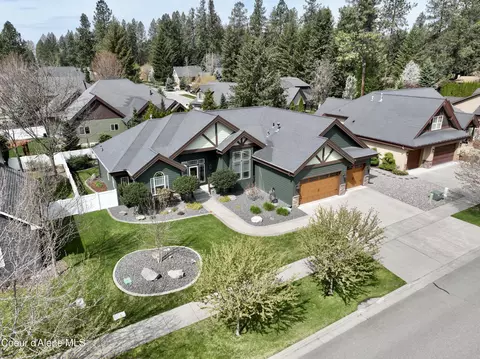 11449 N Rocking R Rd, Hayden, ID 83835