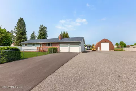 9029 N Chateaux Dr, Hayden, ID 83835