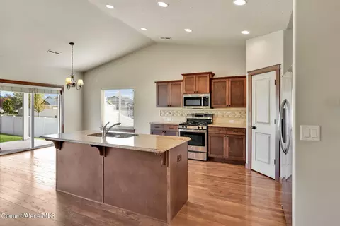 Kitchen - 3013 N Durrow Loop, Post Falls, ID 83854 photo 3 of 4