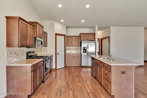Kitchen - 3013 N Durrow Loop, Post Falls, ID 83854 photo 2 of 4
