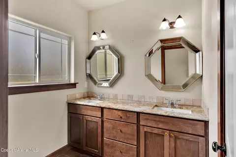 Bath - 3013 N Durrow Loop, Post Falls, ID 83854 photo 6 of 6