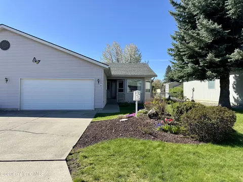 1490 W Woodlawn Dr, Hayden, ID 83835