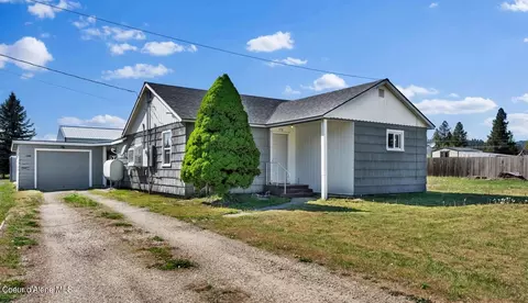 576 3rd St, Priest River, ID 83856