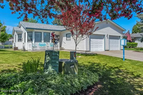 1557 W Woodlawn Dr # 1, Hayden, ID 83835