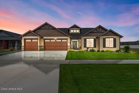 1083 W Wayward Cir, Post Falls, ID 83854