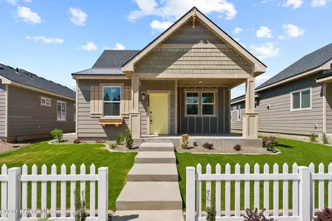 7859 N Girard Cir, Coeur D'alene, ID 83815