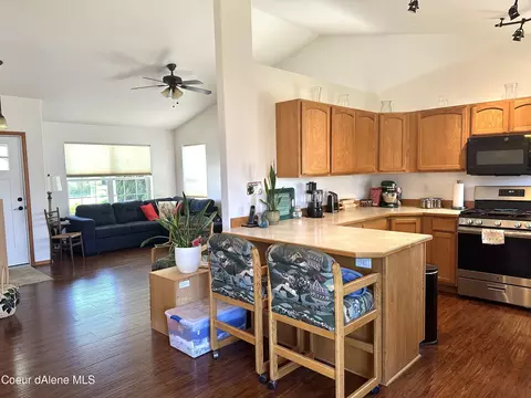 Kitchen - 375 E Tiger Ave, Post Falls, ID 83854 photo 3 of 3