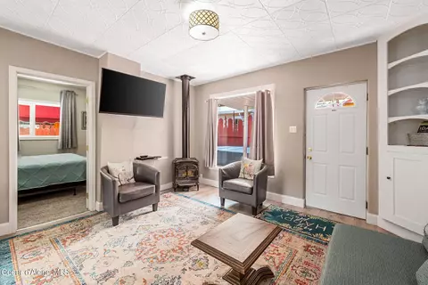 Living - 645 S 647 S Division St, Kellogg, ID 83837 photo 7 of 12