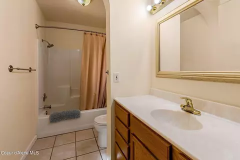 Bath - 645 S 647 S Division St, Kellogg, ID 83837 photo 4 of 4