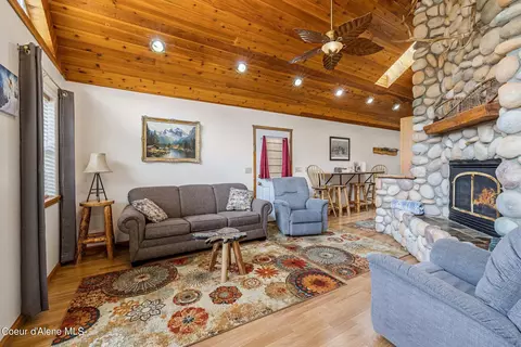 Living - 645 S 647 S Division St, Kellogg, ID 83837 photo 8 of 12