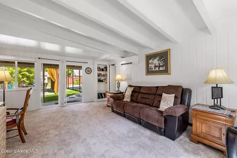 Living - 645 S 647 S Division St, Kellogg, ID 83837 photo 2 of 12