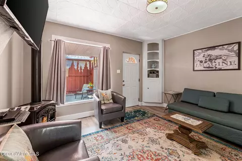 Living - 645 S 647 S Division St, Kellogg, ID 83837 photo 6 of 12