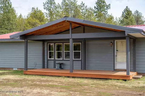 29524 N 1st St, Athol, ID 83801