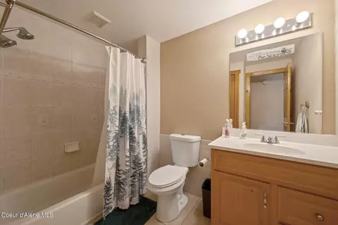 Bath - 1339 S Millsap Loop, Post Falls, ID 83854 photo 1 of 2