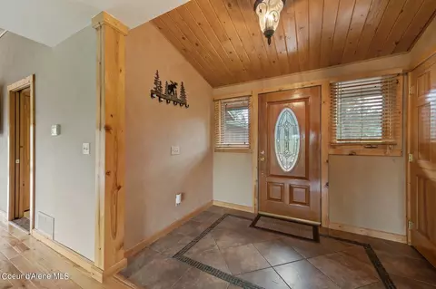 Entry Way - 1339 S Millsap Loop, Post Falls, ID 83854 photo 1 of 2