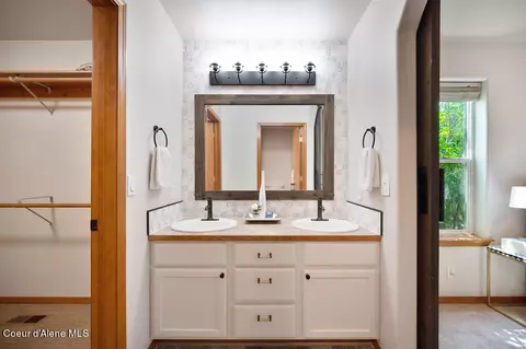 Bath - 4674 E Mossberg Cir, Post Falls, ID 83854 photo 4 of 9