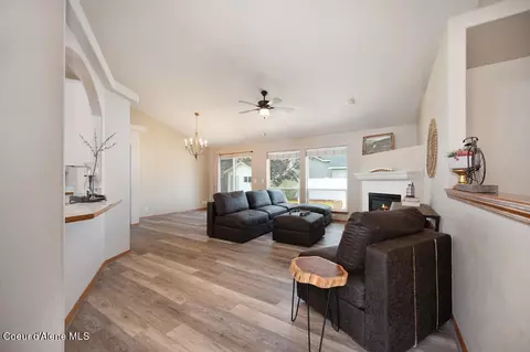 Living - 4674 E Mossberg Cir, Post Falls, ID 83854 photo 1 of 6