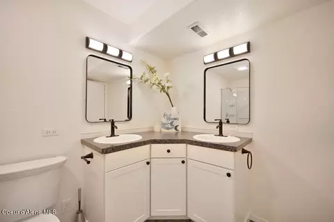 Bath - 4674 E Mossberg Cir, Post Falls, ID 83854 photo 9 of 9
