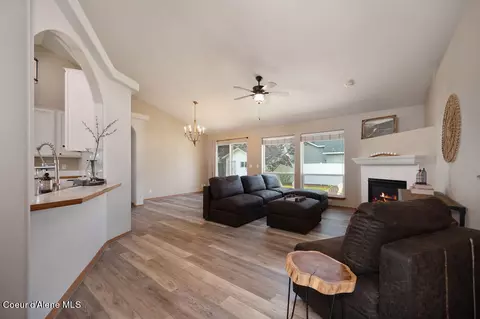 Living - 4674 E Mossberg Cir, Post Falls, ID 83854 photo 2 of 6