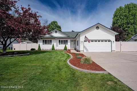 8447 N Summerfield Loop, Hayden, ID 83835