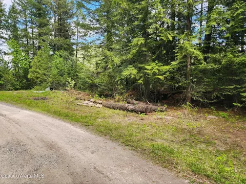 1074 Lower Pack River Rd # B, Sandpoint, ID 83864