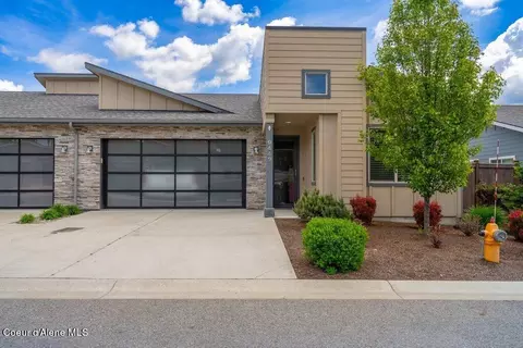 9442 La Costa Ct, Hayden, ID 83835