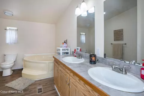 262 Meadowview Dr, Sagle, ID 83860 photo 17