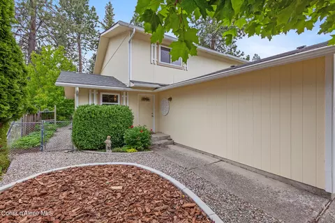 1813 E Jenny Lynn Ln, Coeur D'alene, ID 83815