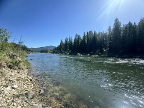 Nna El Rio Drive, Priest River, ID 83856