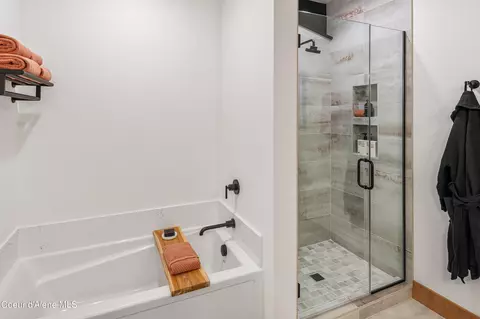 Bath - 1208 Spitfire St, Sandpoint, ID 83864 photo 1 of 6
