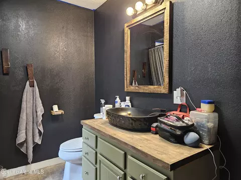 Bath - 5420 Burke Rd, Wallace, ID 83873 photo 1 of 2