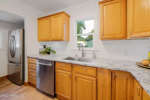 Kitchen - 1214 E Larch, Osburn, ID 83849 photo 4 of 5