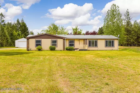 9619 N Hauser Lake Rd, Hauser, ID 83854