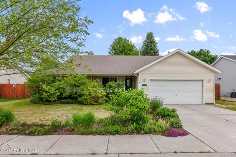 9284 N Nomad Ct, Hayden, ID 83835