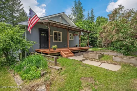 302 Holley Gln W, Priest River, ID 83856